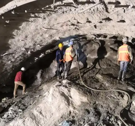 宝塔拱顶带模注浆料的施工流程及注意事项
